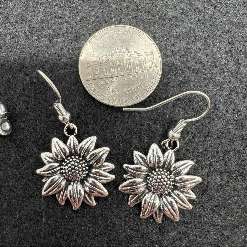 Silver Tone Sunflower Daisy Flower Dangle Hook Earrings Boho Floral New